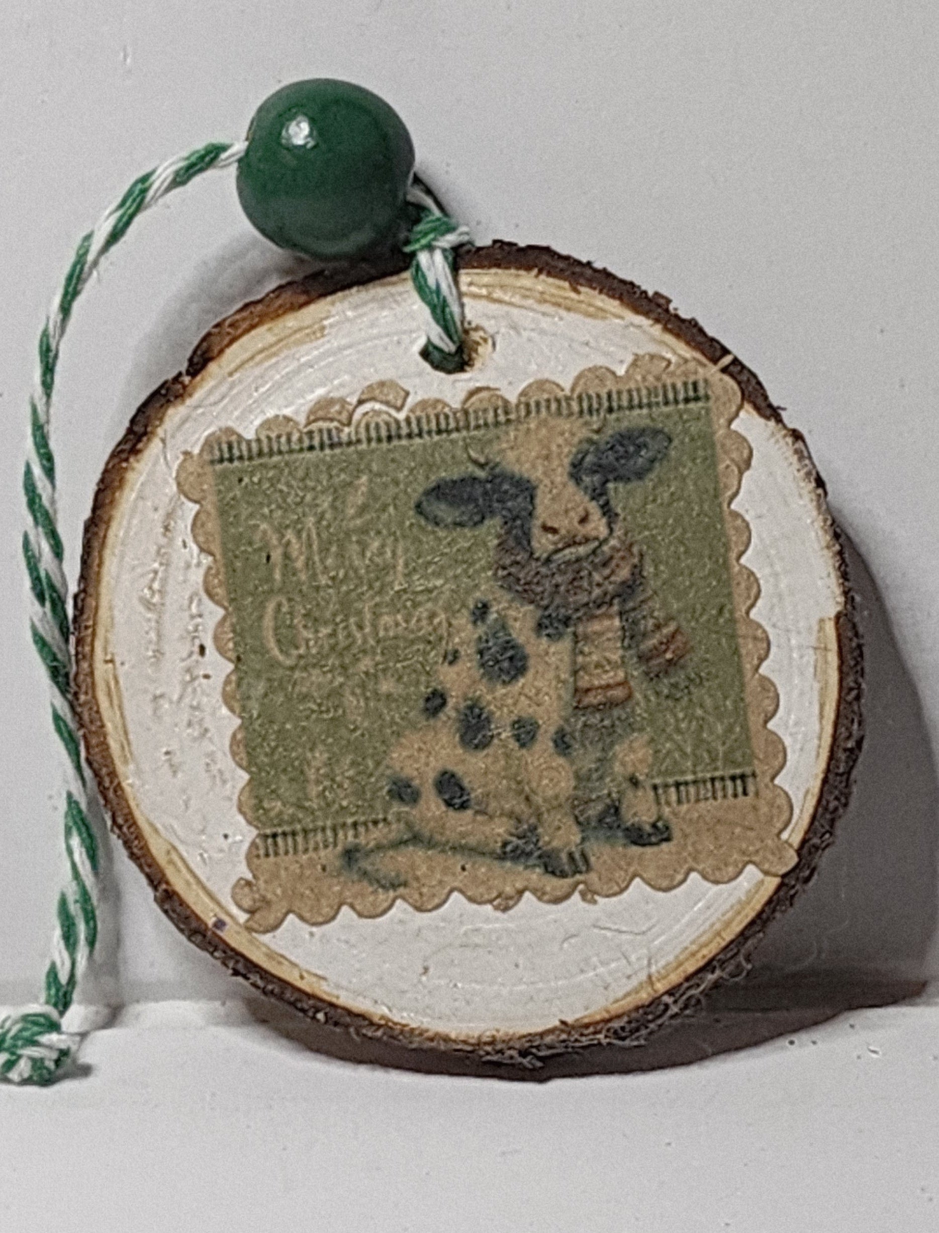 Rustic Cow Christmas Ornaments – Farmhouse Wood Slice Holiday Decor