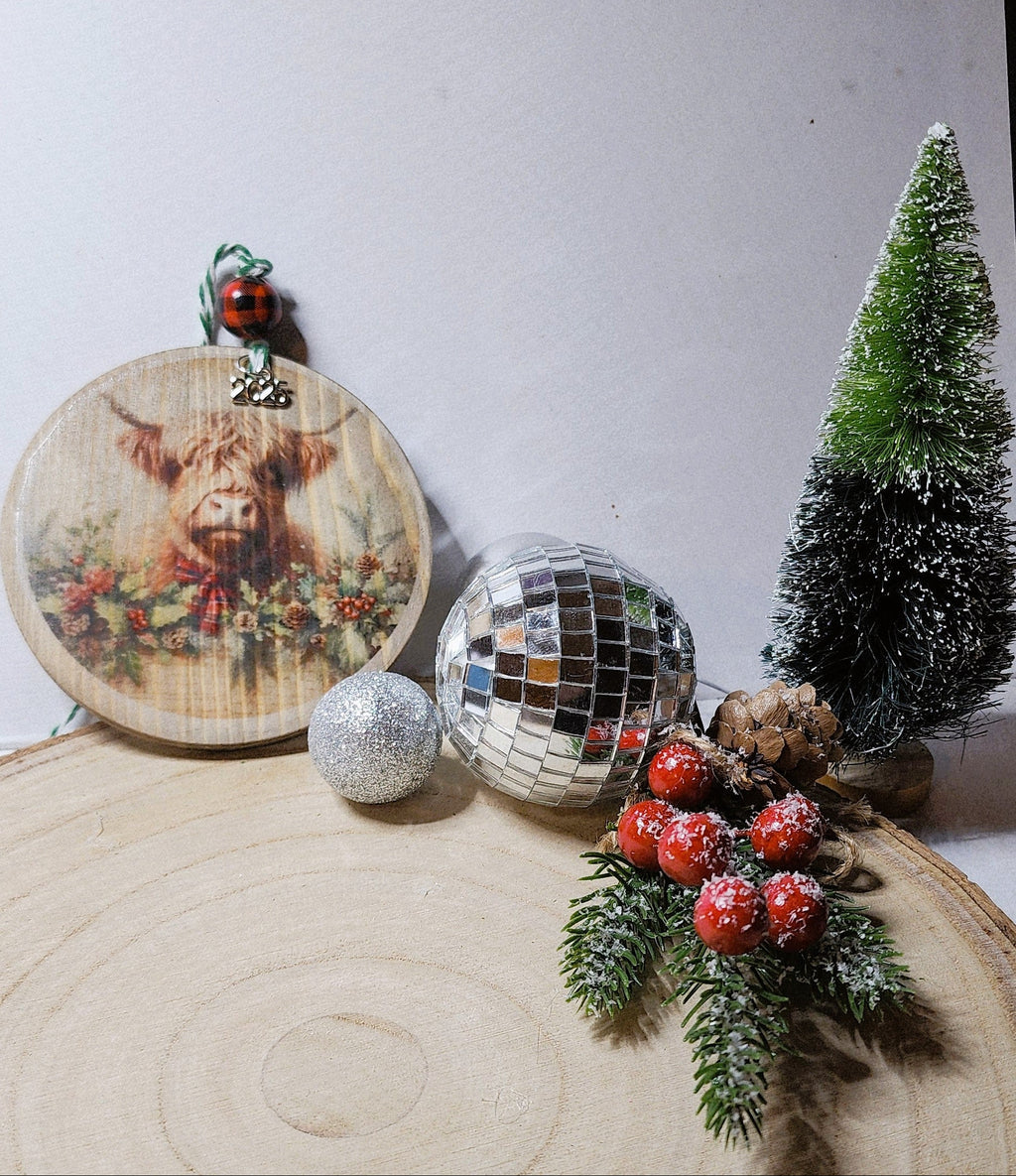 Highland Cow  Holiday Ornament – Vintage-Inspired Christmas Keepsake