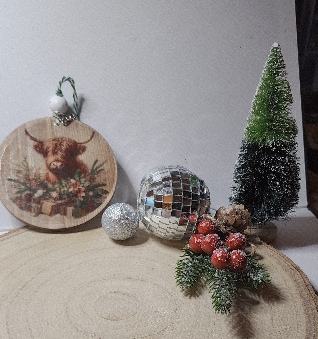 Highland Cow  Holiday Ornament – Vintage-Inspired Christmas Keepsake