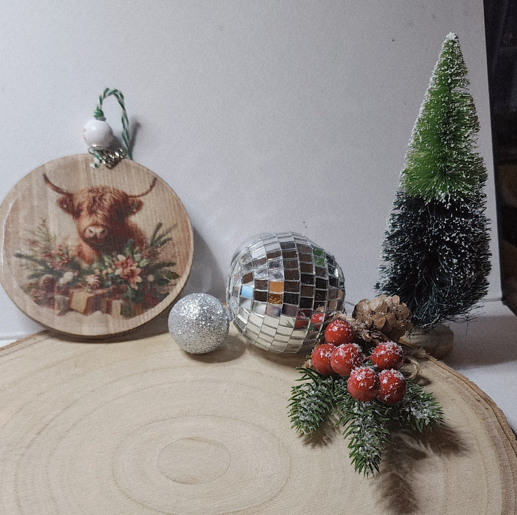 Highland Cow  Holiday Ornament – Vintage-Inspired Christmas Keepsake