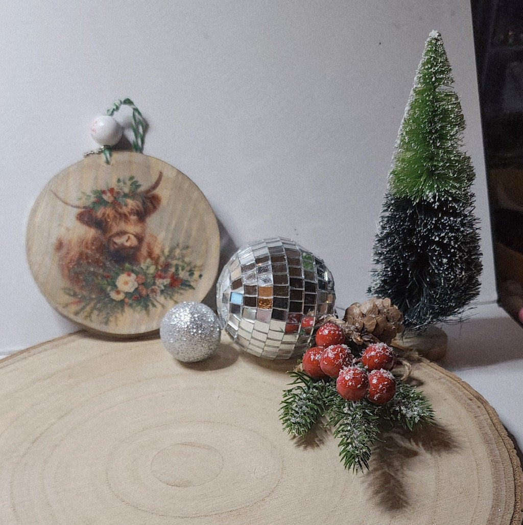 Highland Cow  Holiday Ornament – Vintage-Inspired Christmas Keepsake