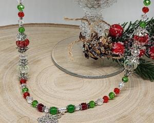 Christmas Snowflake Necklace – Red Green & Clear Beaded Holiday Necklace, Winter Jewelry Gift, Handmade Festive Statement Necklac