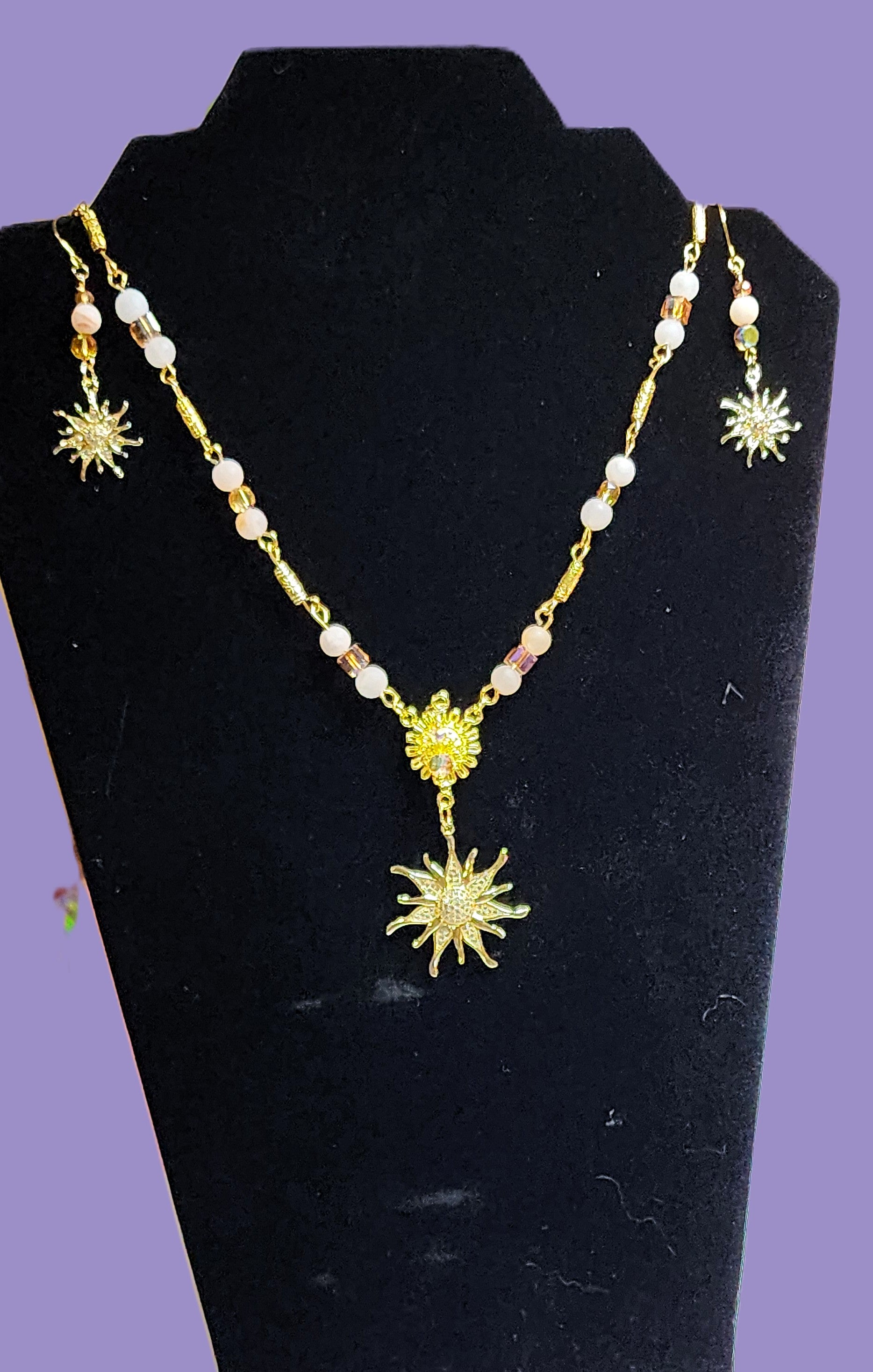 ✨ Sunburst Glow Necklace & Earring Set – Gold Sun Pendant Jewelry, Celestial Gift for Her