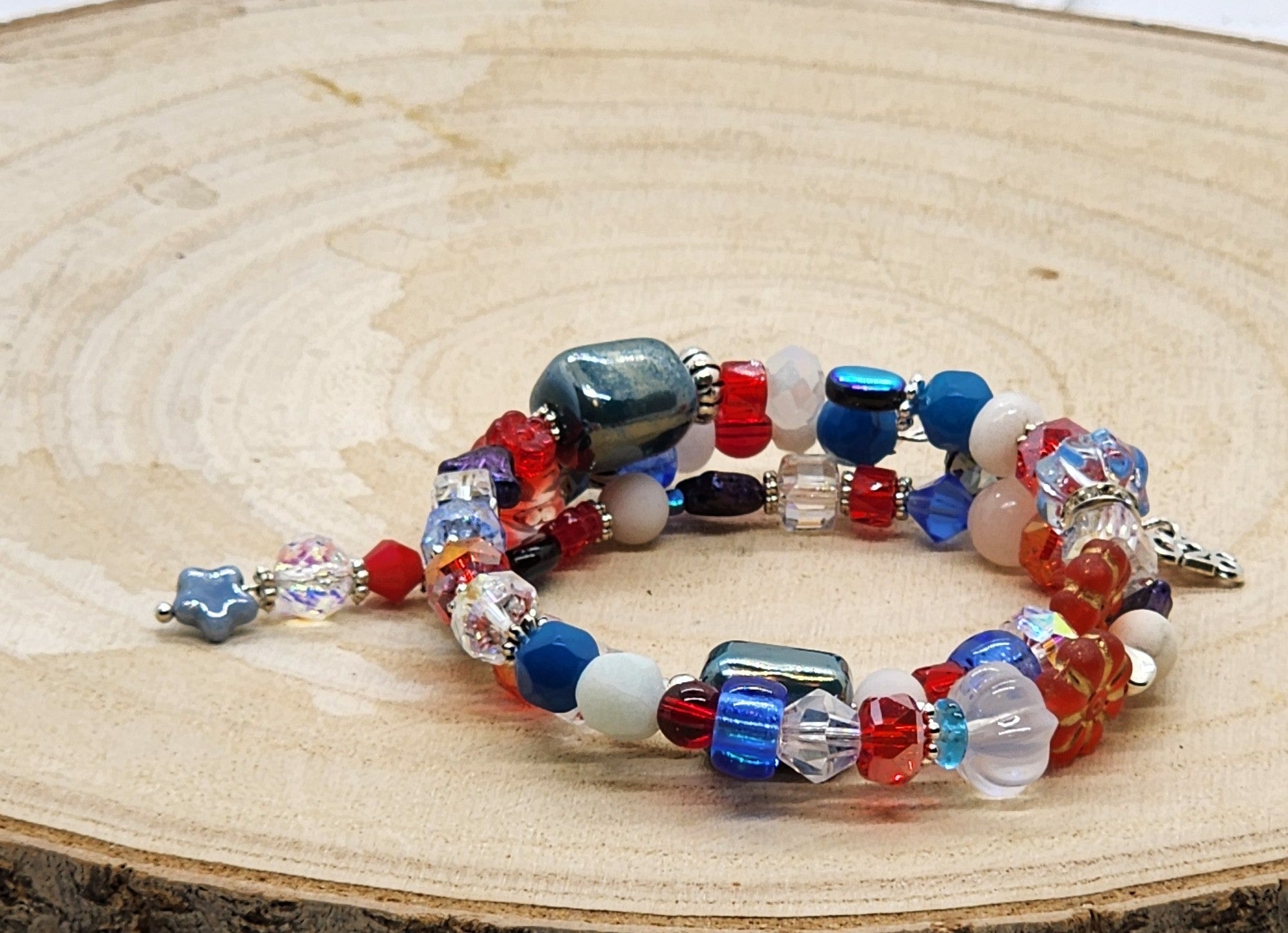 ⭐ Patriotic “Americas 250” Memory Wire Bracelet | Red, White & Blue Sparkle Jewelry 🇺🇸✨
